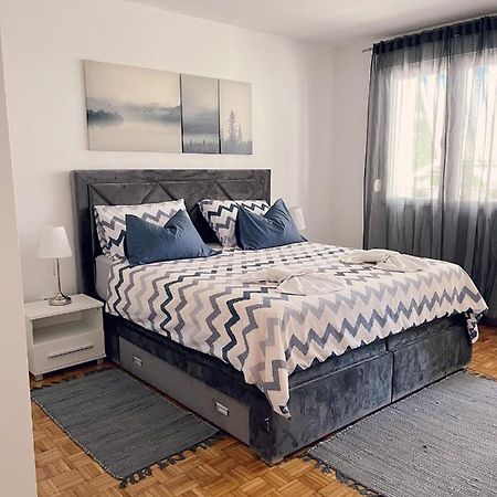 Emili Apartment Zadar Bagian luar foto
